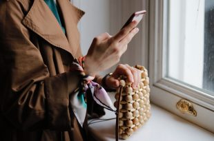 oppo find n2nin tasarimi ve ergonomisi sik ve kullanisli bir cihaz
